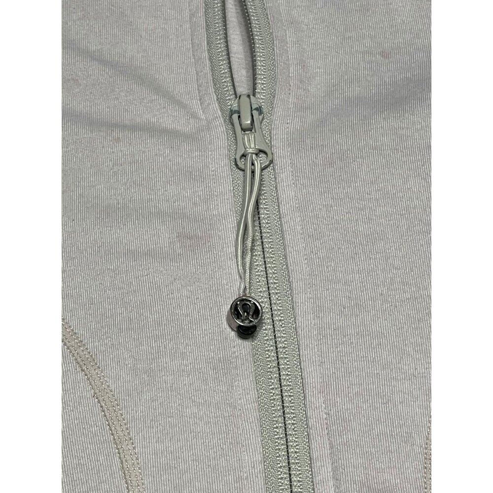 Lululemon Womens Full-Zip Jacket Size 6 Light  Grayish beige color. With Thumbho - Picture 10 of 16